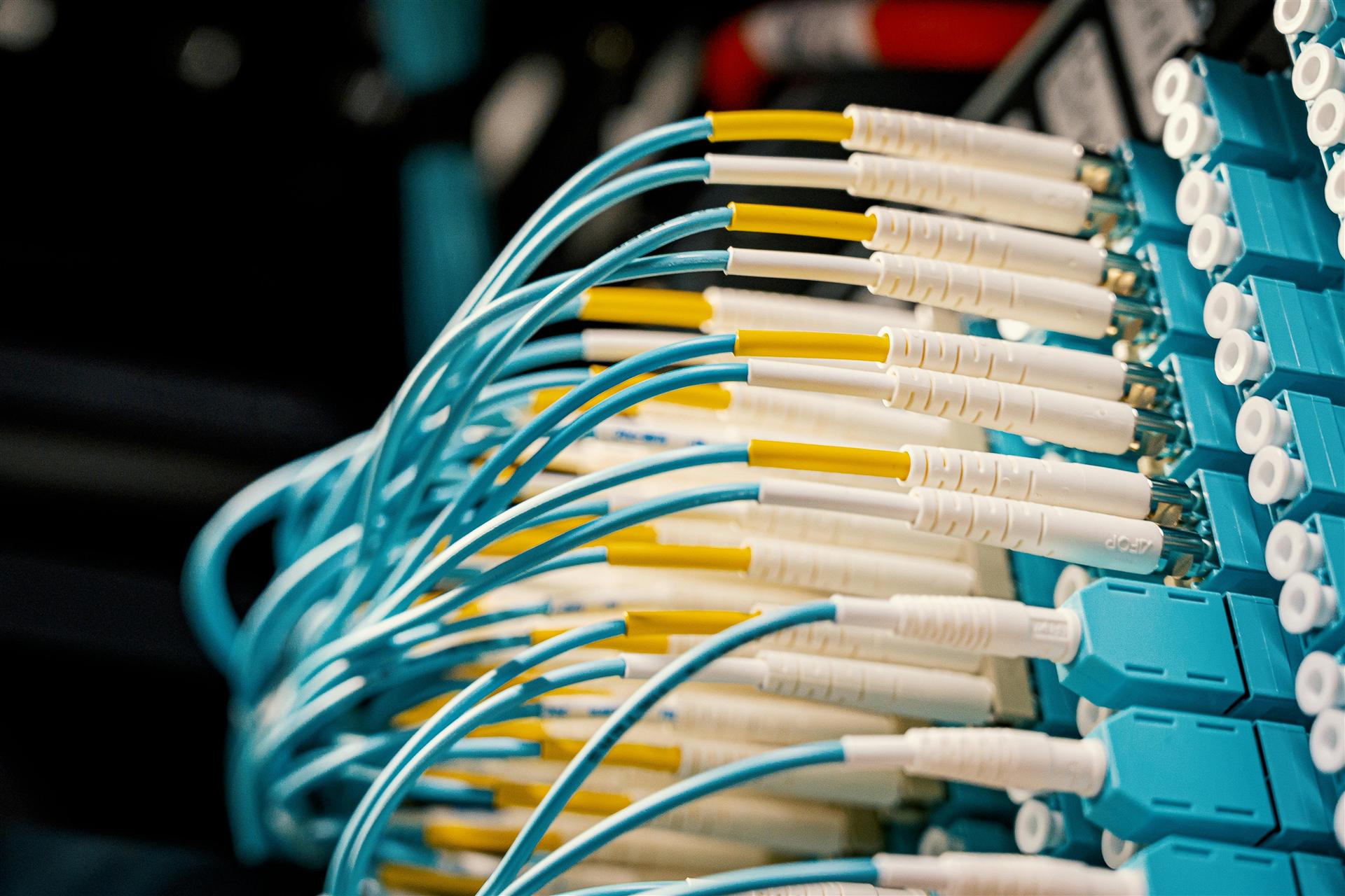 Installation av fiber och nätverkskablar för snabbt bredband i Jönköping